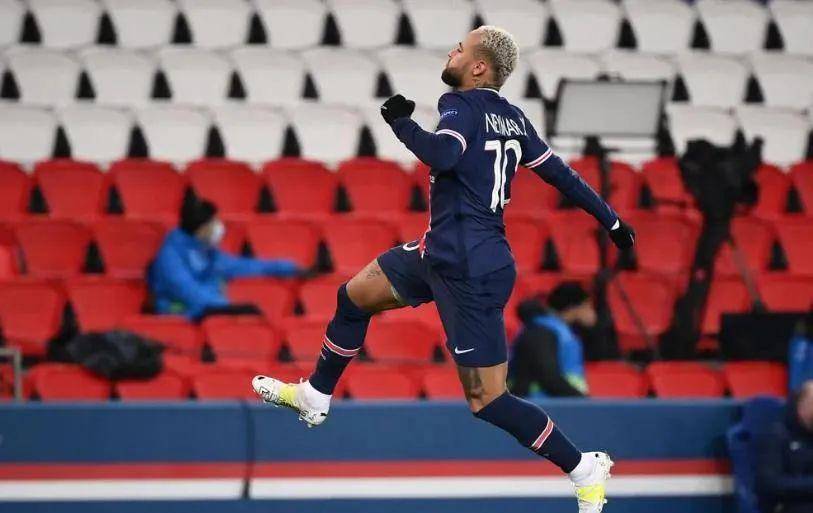 10, 国米锋霸戴帽刷新队史纪录  