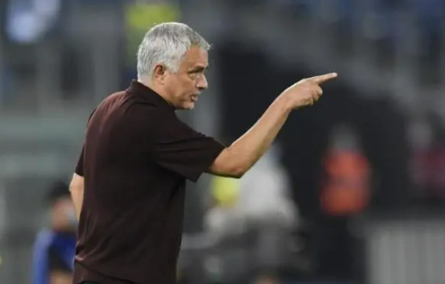  巴黎主帅赛后炮轰裁判尺度针对豪门  